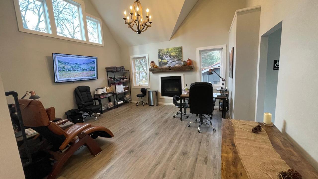 Phineas Swann Inn & Spa Montgomery Center エクステリア 写真