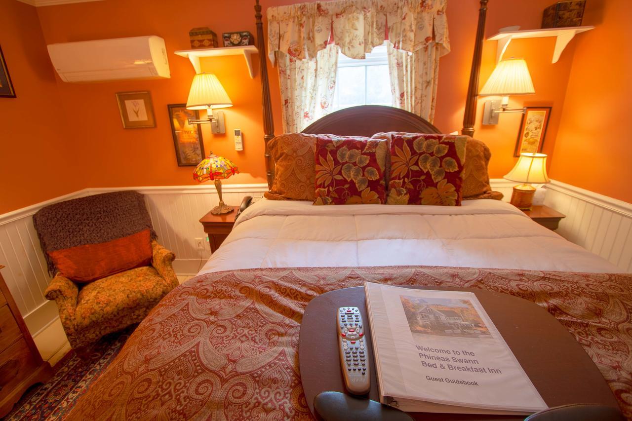 Phineas Swann Inn & Spa Montgomery Center エクステリア 写真
