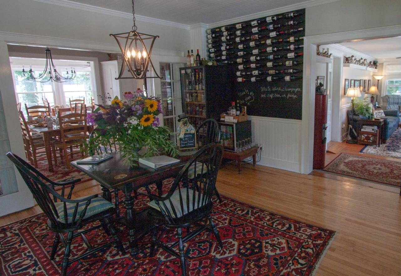 Phineas Swann Inn & Spa Montgomery Center エクステリア 写真